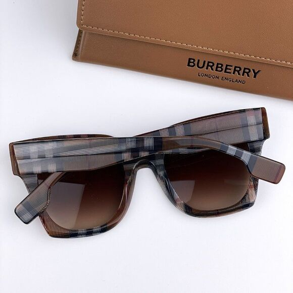NEW  Burberry BE4364 KITTY 396713 Check Brown Gradient  Square Unisex Sunglasses - Picture 7 of 10